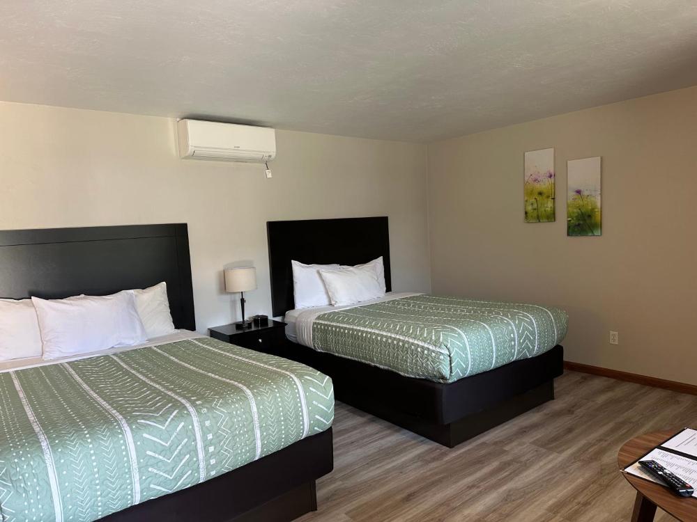 Queen Room interior